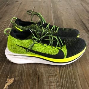 NIKE Flyknit Racer